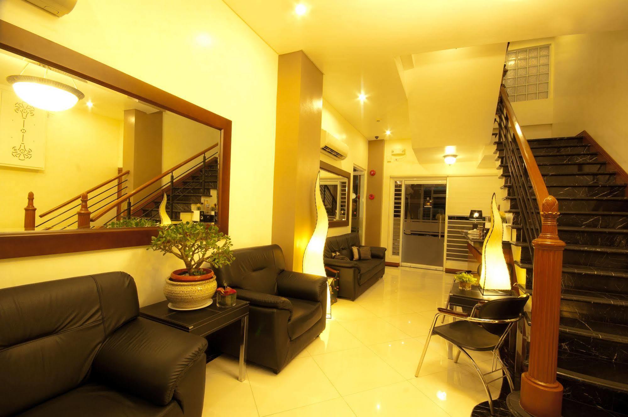 Avitel Hotel Makati City Exteriör bild